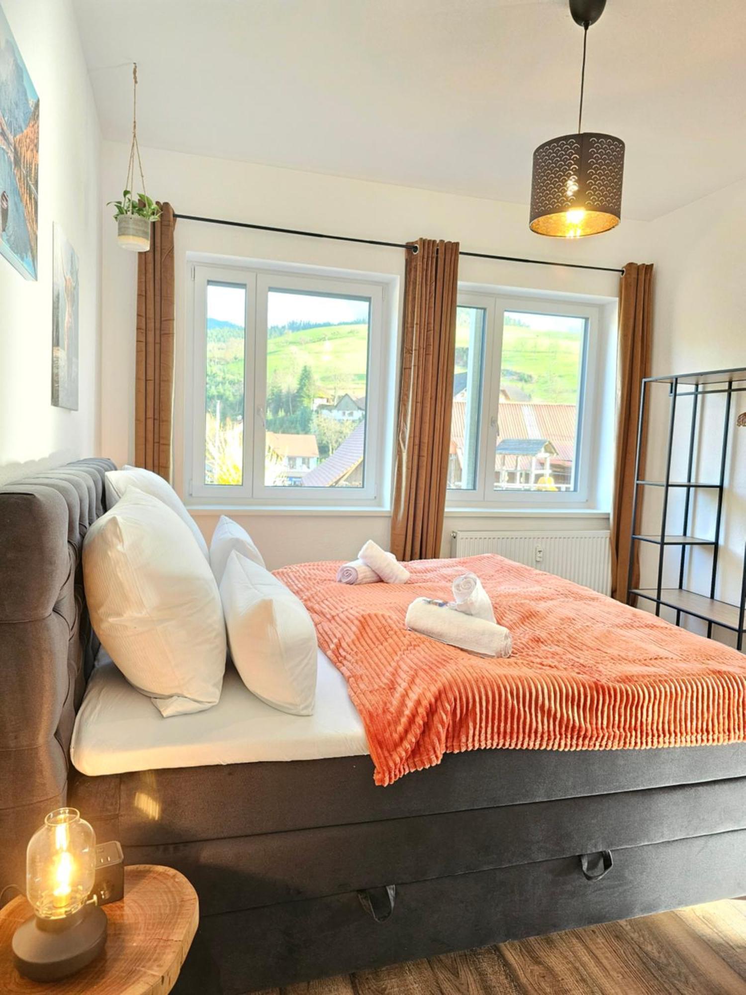 Design-apartment I Black Forest I Boxspring I Nespresso I Spielplatz Apartment *